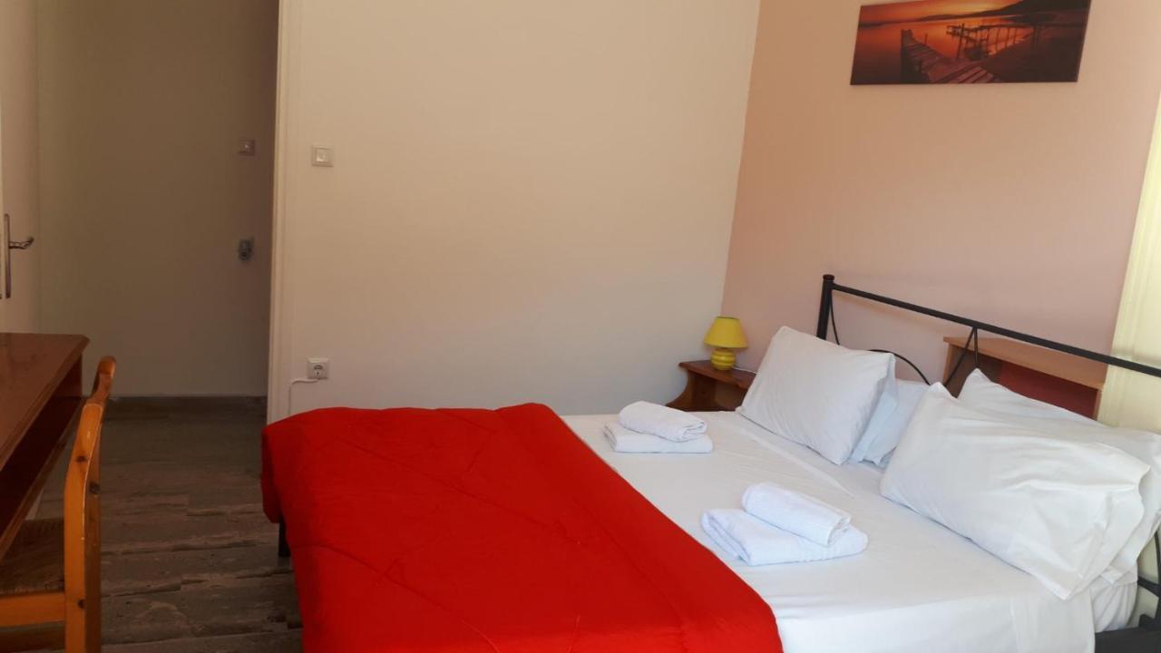 Katerina Apartments Kalamata Exteriör bild