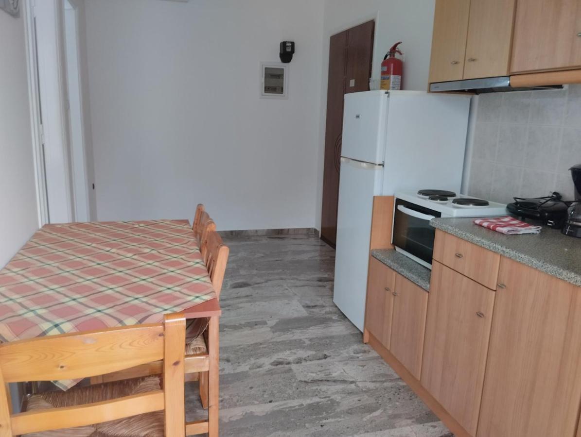 Katerina Apartments Kalamata Exteriör bild