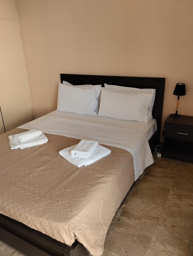 Katerina Apartments Kalamata Exteriör bild