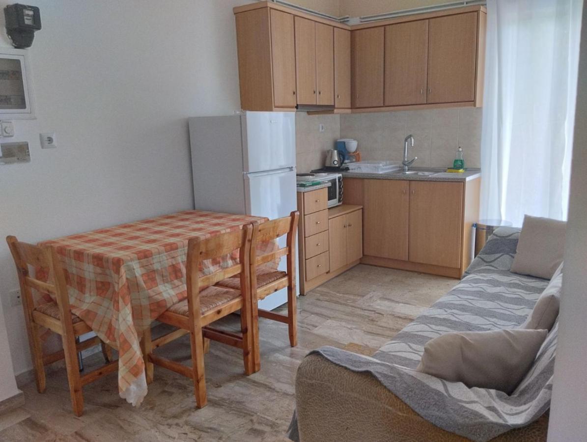 Katerina Apartments Kalamata Exteriör bild