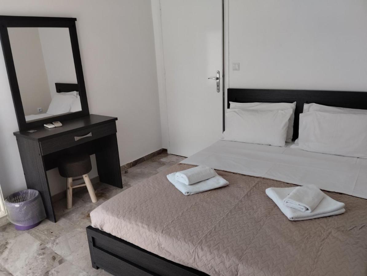 Katerina Apartments Kalamata Exteriör bild