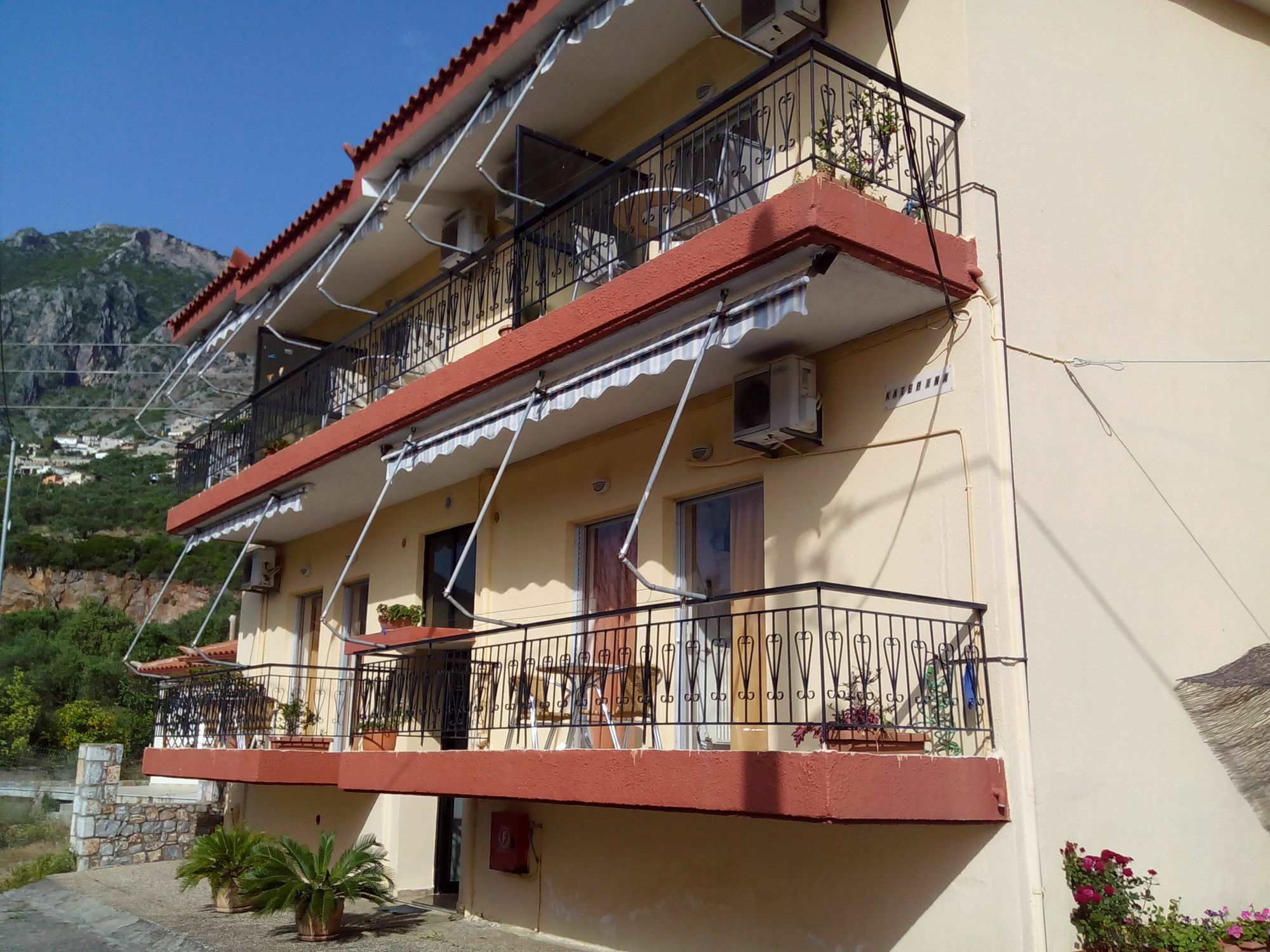 Katerina Apartments Kalamata Exteriör bild